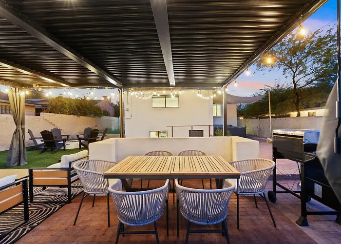 Сasa de vacaciones Luxury 5 Bedroom Retreat Sleeps 11 Near U Of A *