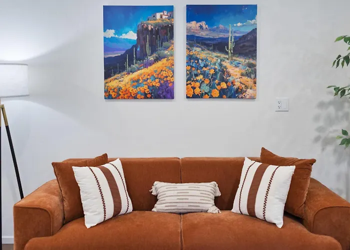 Сasa de vacaciones Luxury 5 Bedroom Retreat Sleeps 11 Near U Of A *