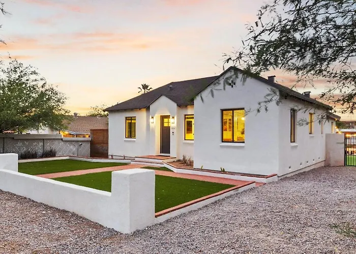 Luxury 5 Bedroom Retreat Sleeps 11 Near U Of A Сasa de vacaciones Tucson